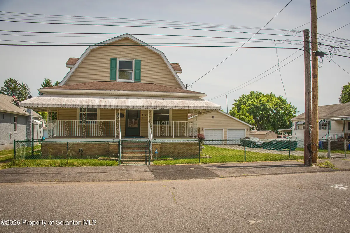 424 Dexter Avenue, Scranton, PA 18504 - #1