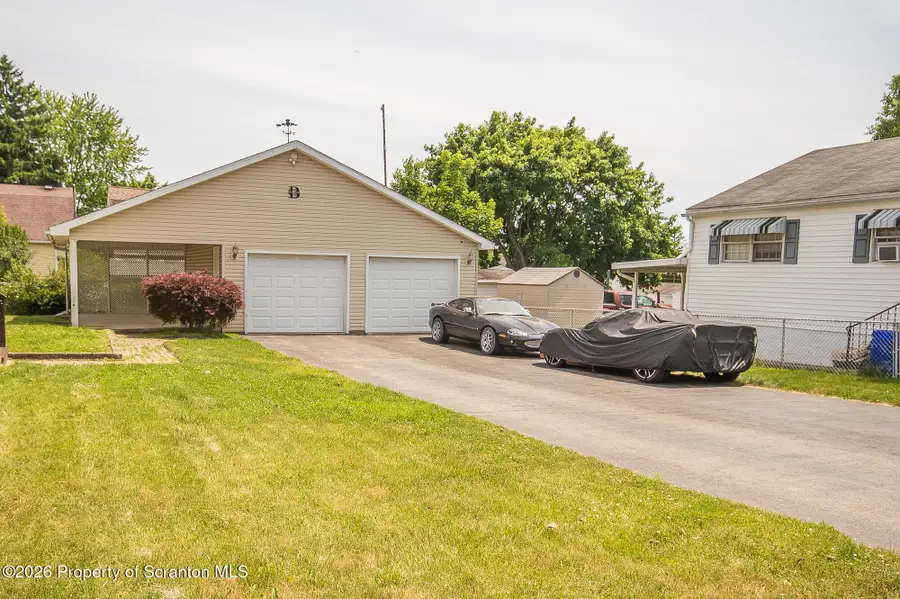 424 Dexter Avenue, Scranton, PA 18504 - #2
