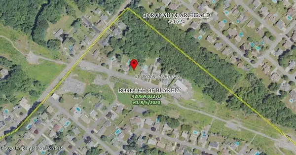 Arnold Drive, Blakely, PA 18452