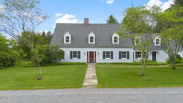 39 Golf Course Road, Dallas, PA 18612