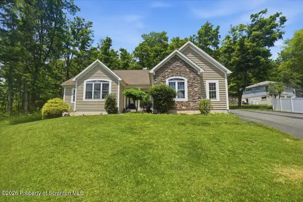99 Hilltop Road, Waverly Twp, PA 18414