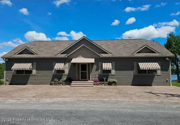 240 Sunset Avenue, Greenfield Twp, PA 18407
