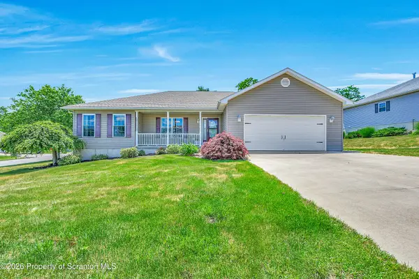 101 Cleveland Drive, Jermyn, PA 18433