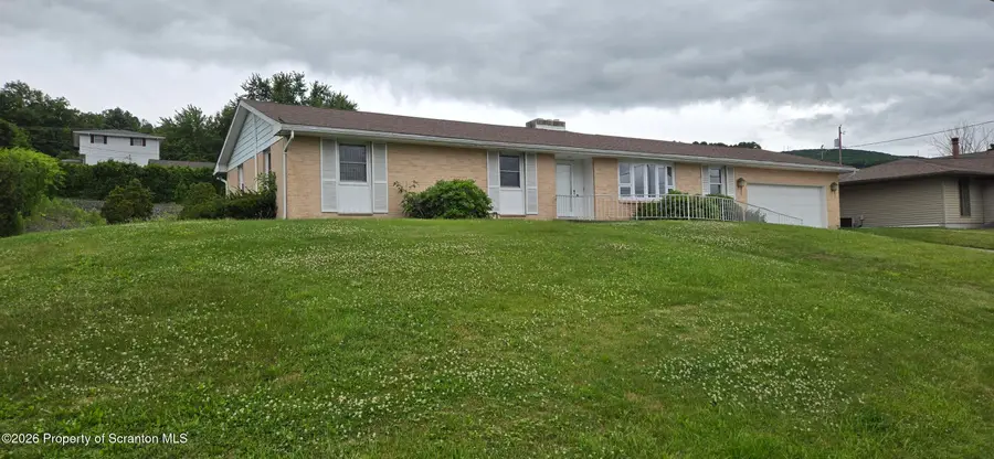 302 Cor Sunset & Roberts Drive, Dickson City, PA 18519 - #2