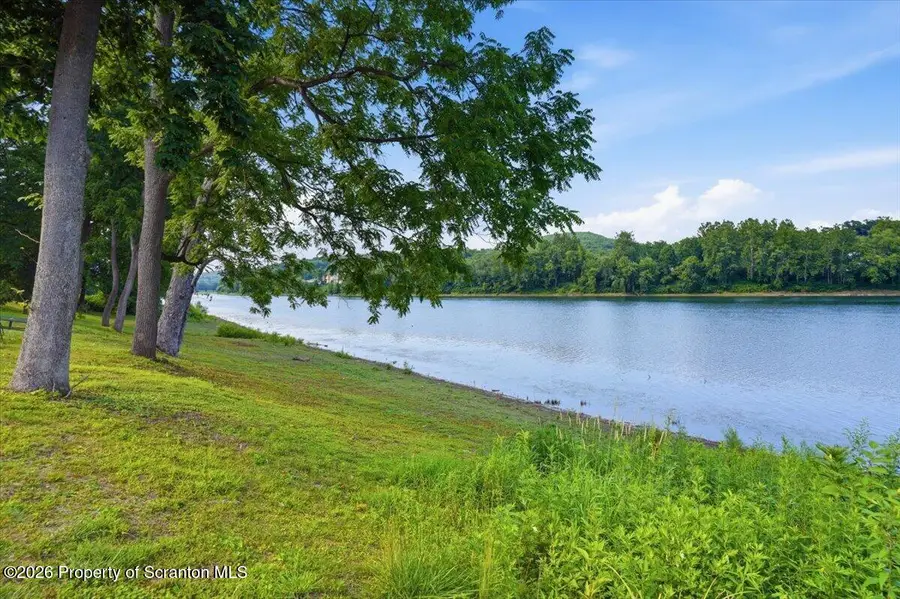 Sunset Drive, Pittston, PA 18643 - #2