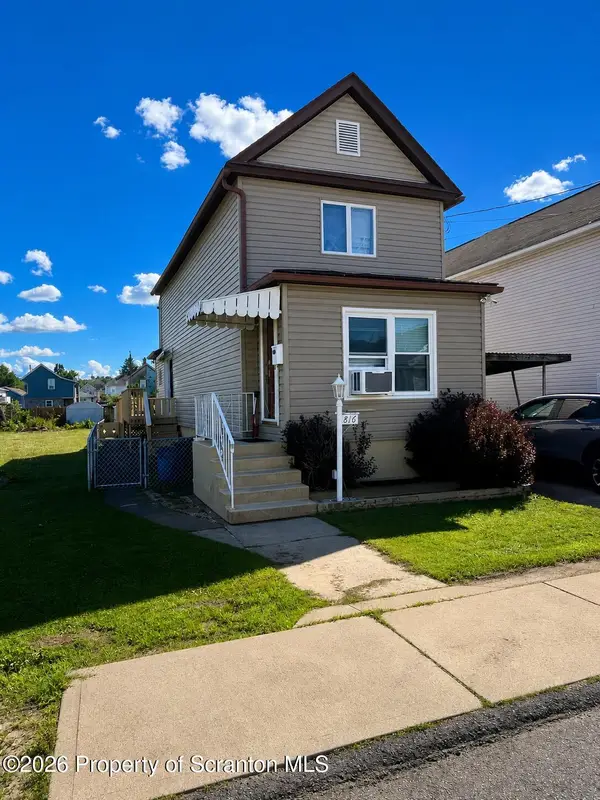 816 Goodman Street, Throop, PA 18512