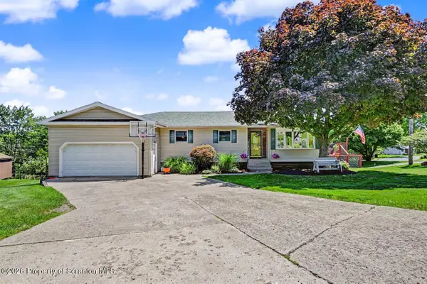 212 Tulip Circle, Clarks Summit, PA 18411