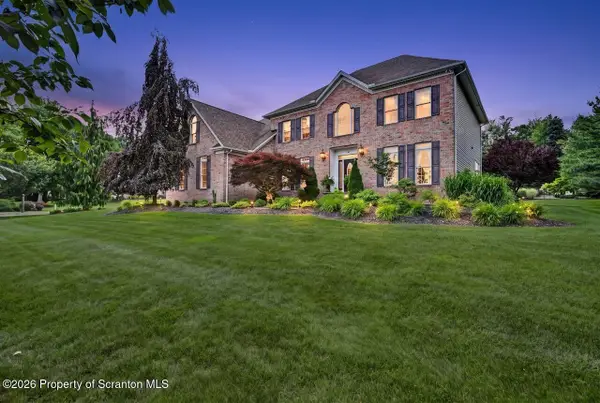 602 Clover Lane, Moscow, PA 18444