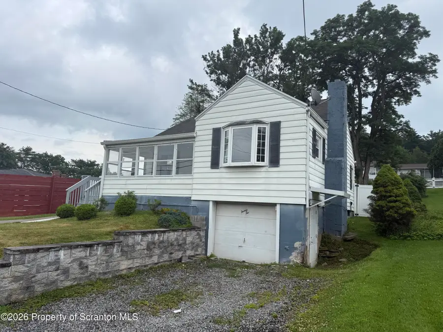 22 Luzerne Avenue, Dallas, PA 18612 - #2