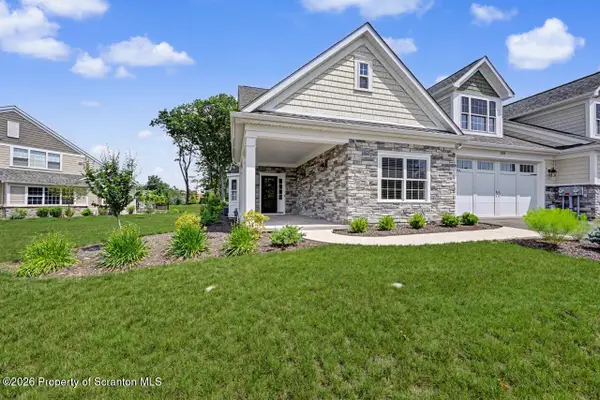 208 Oak Hill Circle, South Abington Twp, PA 18411