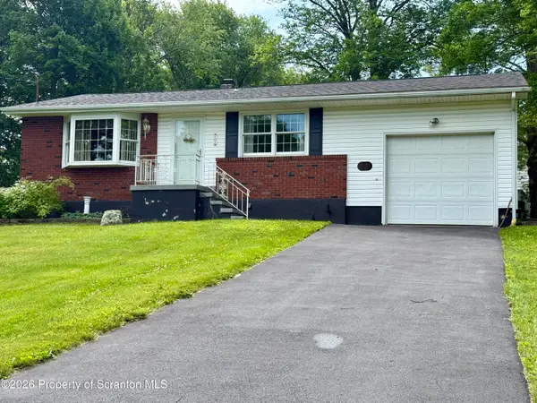 8 Skyline Drive, Covington Twp, PA 18424