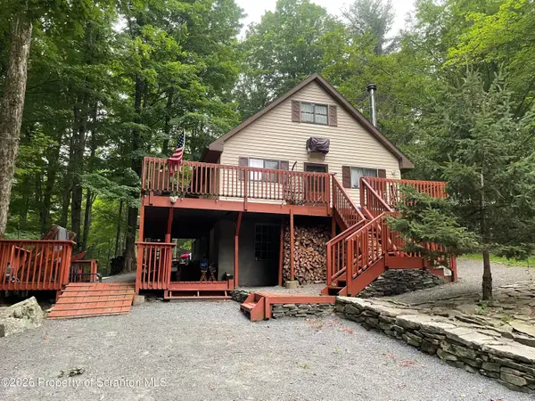 104 Hickory Circle, Greentown, PA 18426