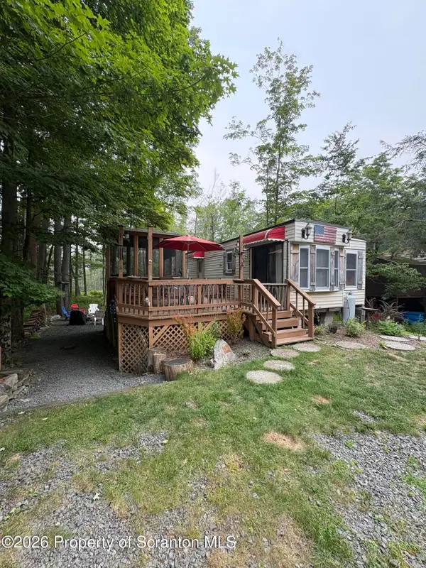 52 Adventure Avenue, Covington Twp, PA 18424
