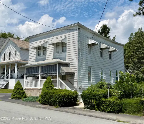 110 School Street, Carbondale Twp, PA 18407