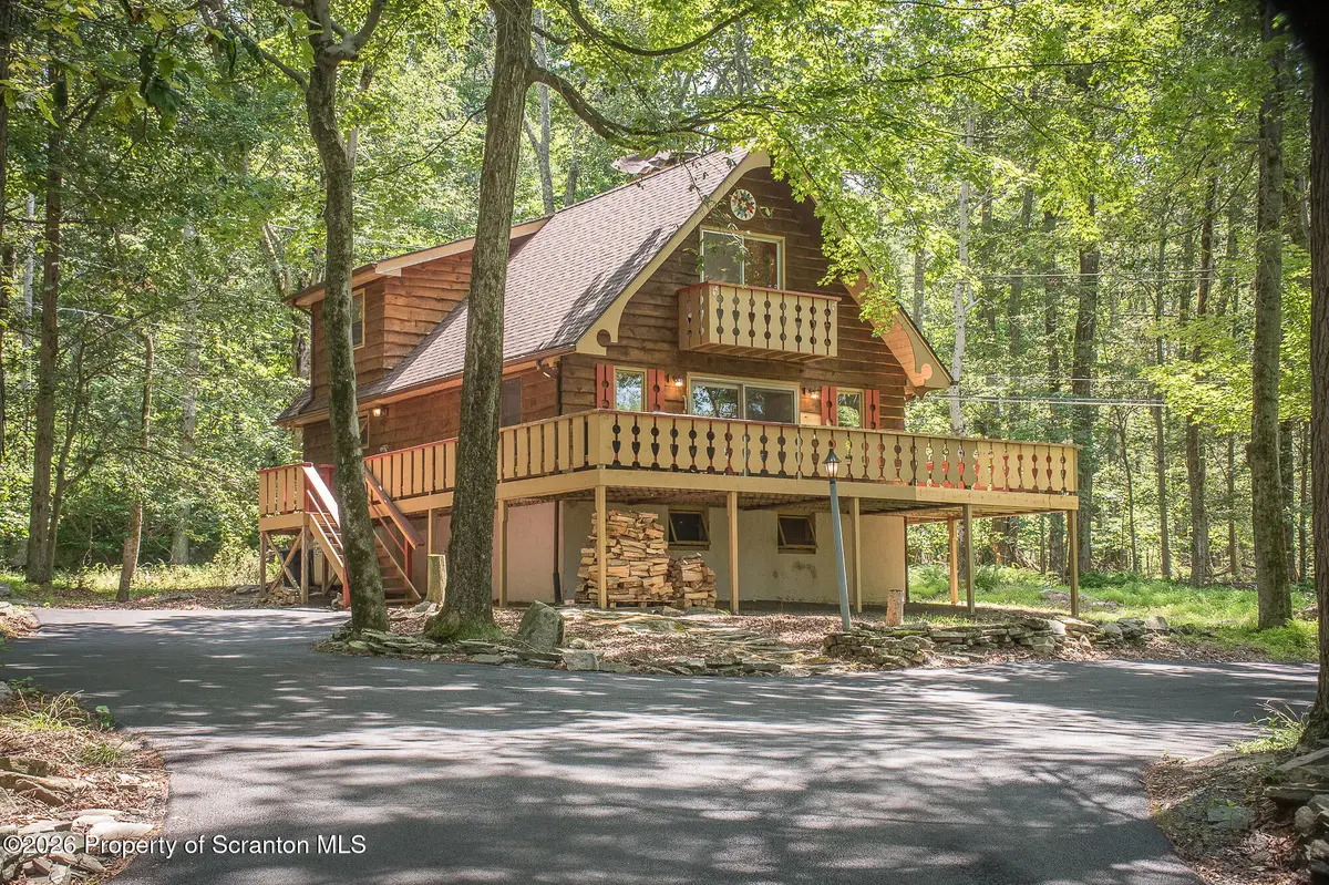 109 W Birch Lane, Greentown, PA 18426 - #1