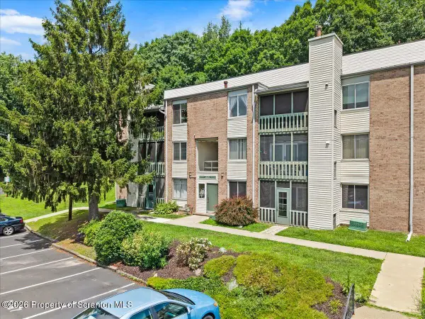1609 Summit Pointe, Scranton, PA 18508