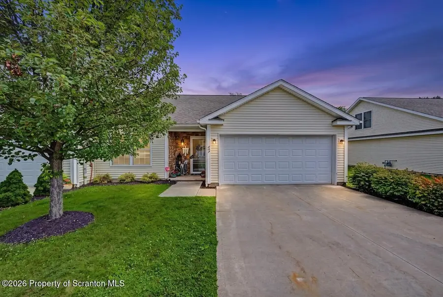 257 Foxtail Circle, Archbald, PA 18403 - #2