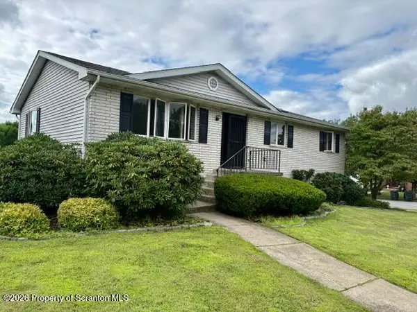 212 W Swinick Drive, Dunmore, PA 18512