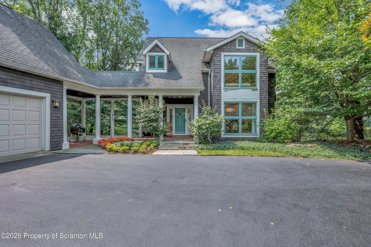 208 Thoreau Drive, Moosic, PA 18507 - #1