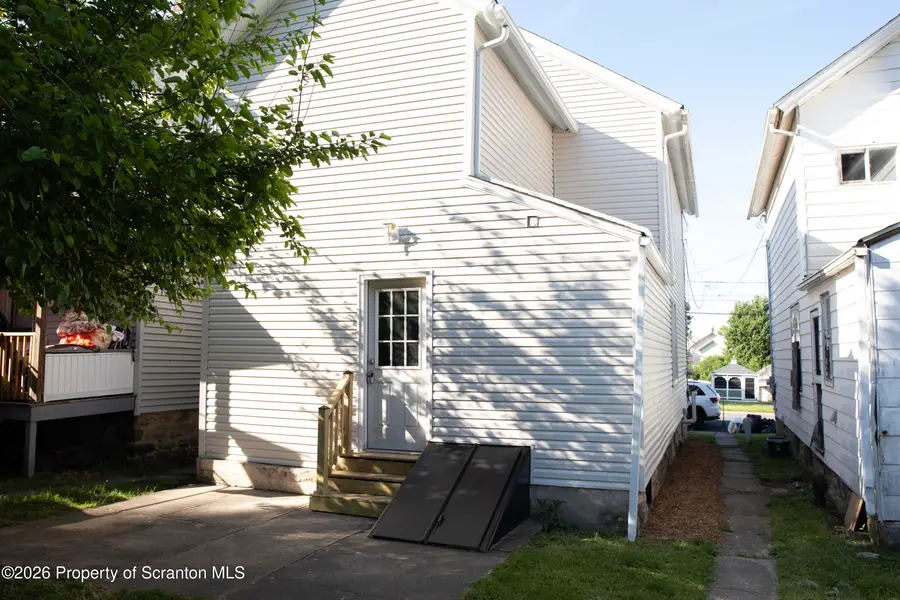 307 W Taylor Street, Taylor, PA 18517 - #2