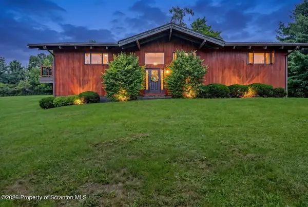 101 Show Kase Road, Clifford Twp, PA 18421