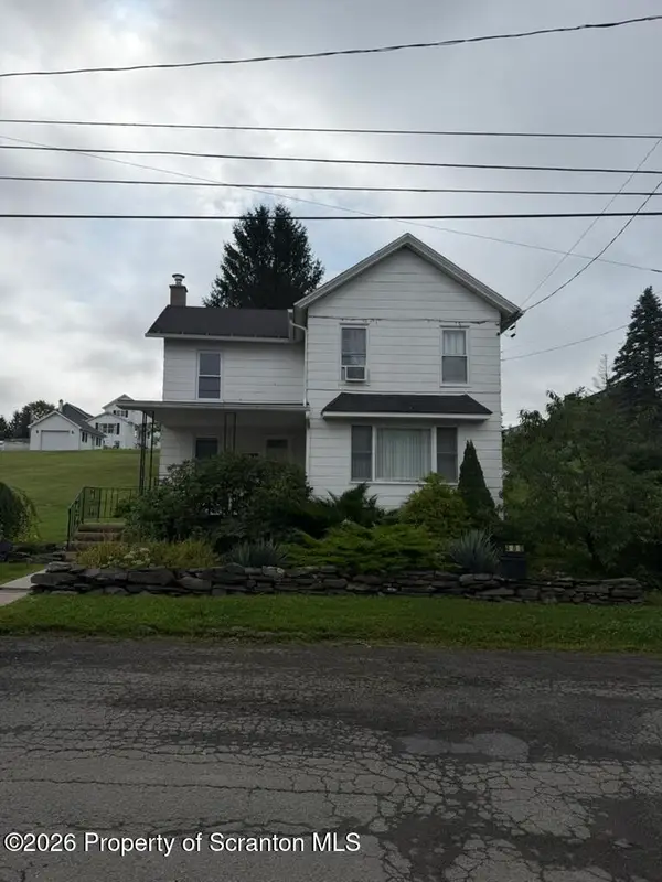 400 Hudson Street, Mayfield, PA 18433