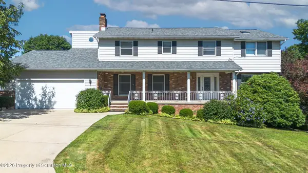 576 Hilltop Road, Blakely, PA 18452
