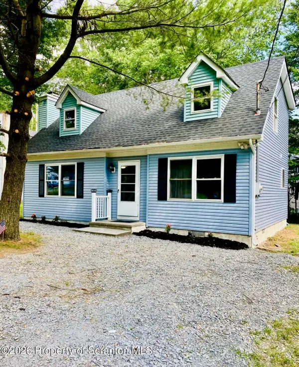 932 Country Place Drive, Tobyhanna, PA 18466