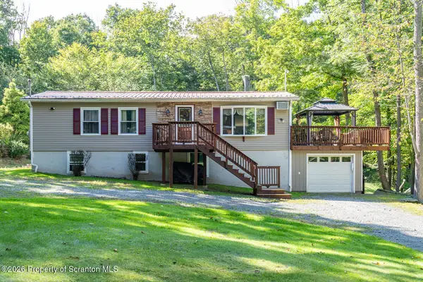 5 Chipmunk Trail, Hawley, PA 18428