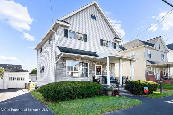 907 Lincoln Avenue, Blakely, PA 18447