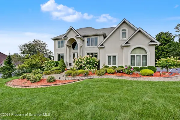 329 Glenmaura Drive, Moosic, PA 18507
