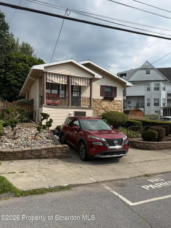 102 Willow Street, Dunmore, PA 18512