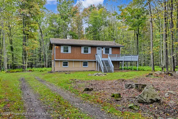 8 Leah Lane, Clifton Twp, PA 18424