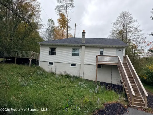 1016 Heart Lake Road, Jermyn, PA 18433