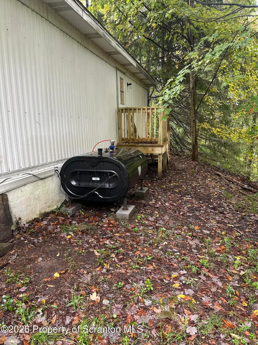 32 Mccabe Avenue, Carbondale, PA 18407 - #3