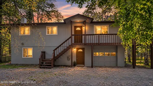 19 Conservancy Court, Gouldsboro, PA 18424