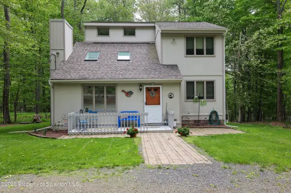 34 Sheffick Road, Clifton Twp, PA 18424