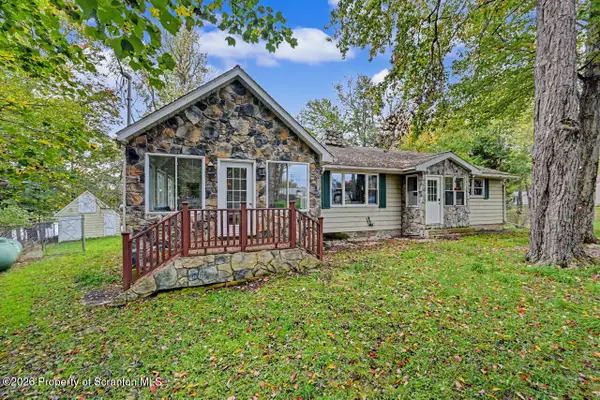 31 N 4th Street, Gouldsboro, PA 18424