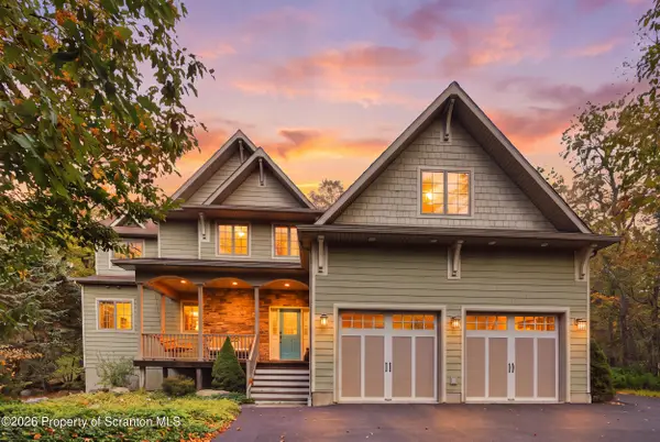 88 Lakeview Timbers Drive, Gouldsboro, PA 18424