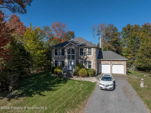 8 Bass Court, Gouldsboro, PA 18424