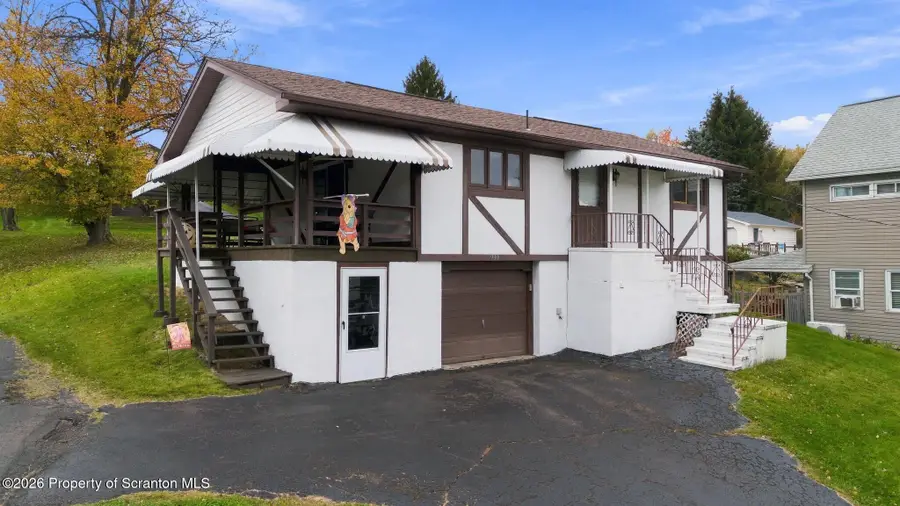 930 S Valley Avenue, Throop, PA 18447 - #2