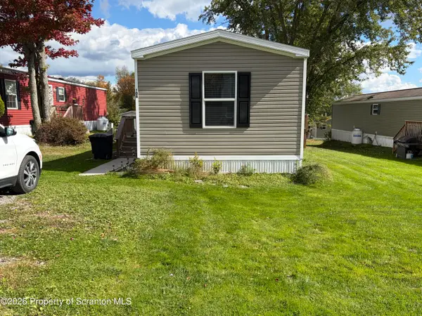 106 Park View Lane, Dalton, PA 18414