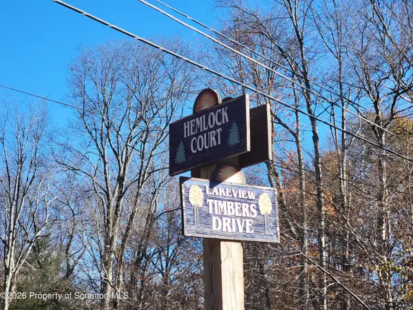 121 Hemlock Court, Gouldsboro, PA 18424