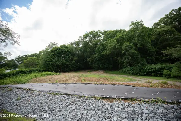 220 Weavertown Road, Shavertown, PA 18708