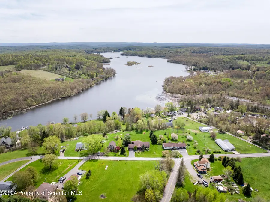 106 Windsor Drive, Lake Ariel, PA 18436 - Image #2