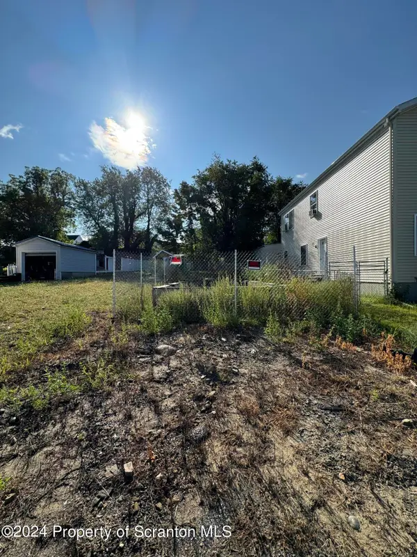 609 4th Avenue, Jessup, PA 18434