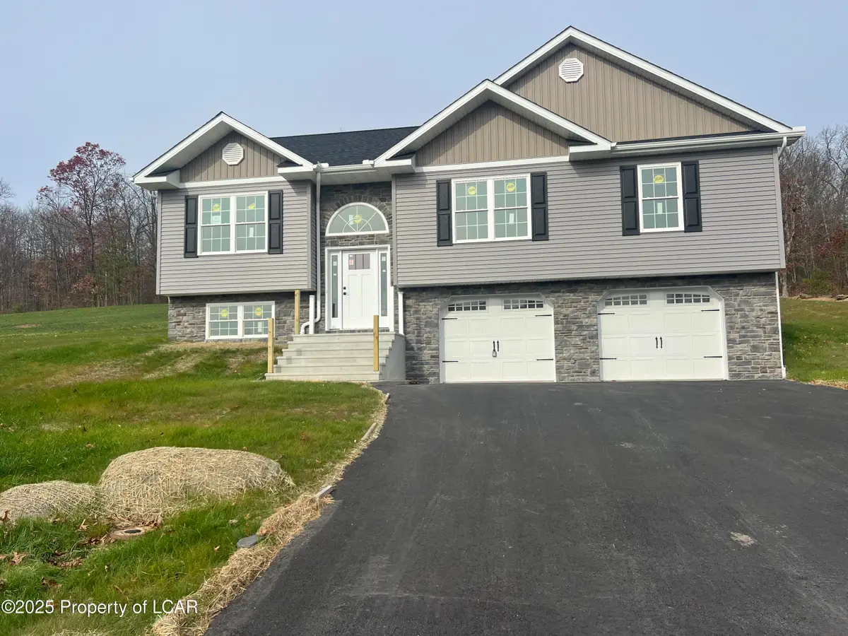 15 Sunset View Drive, Nanticoke, PA 18634 - Image #1