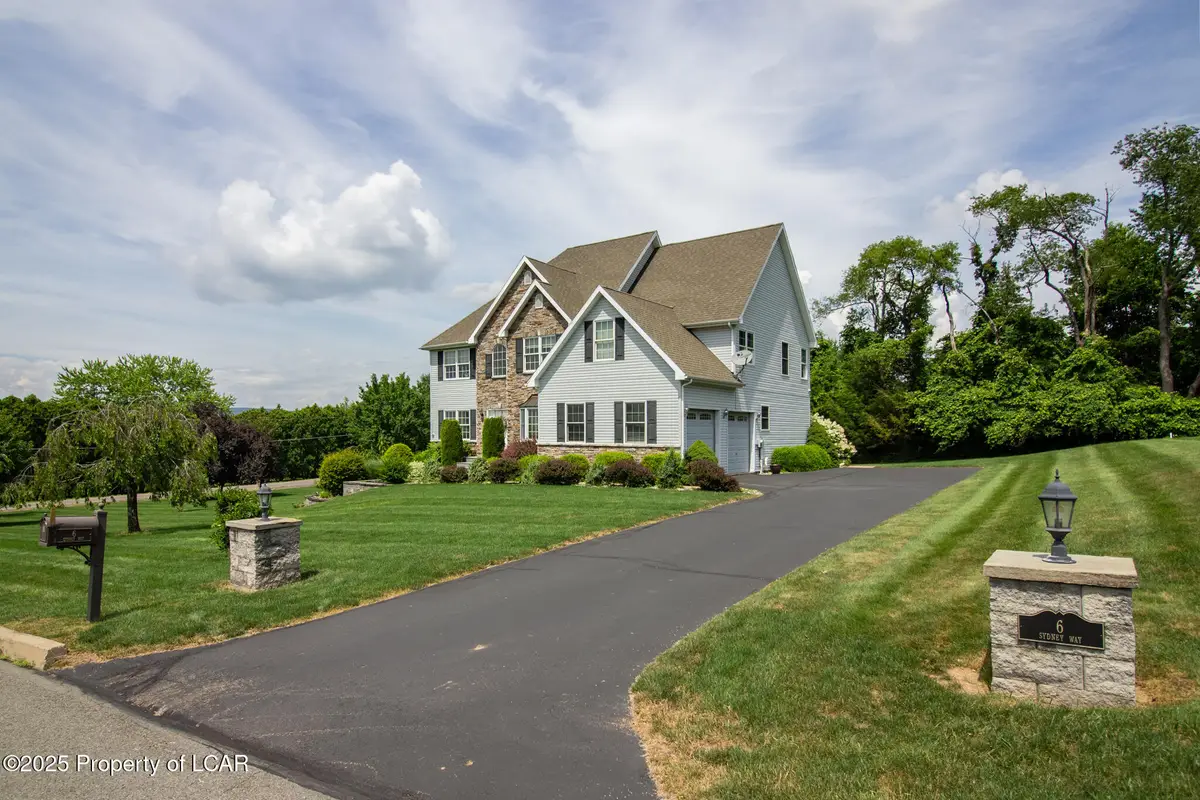 6 Sydney Way, Sugarloaf Township, PA 18249 - Image #1