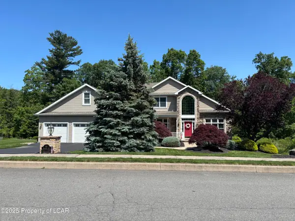 61 Rhedwood Avenue, Sugarloaf, PA 18249