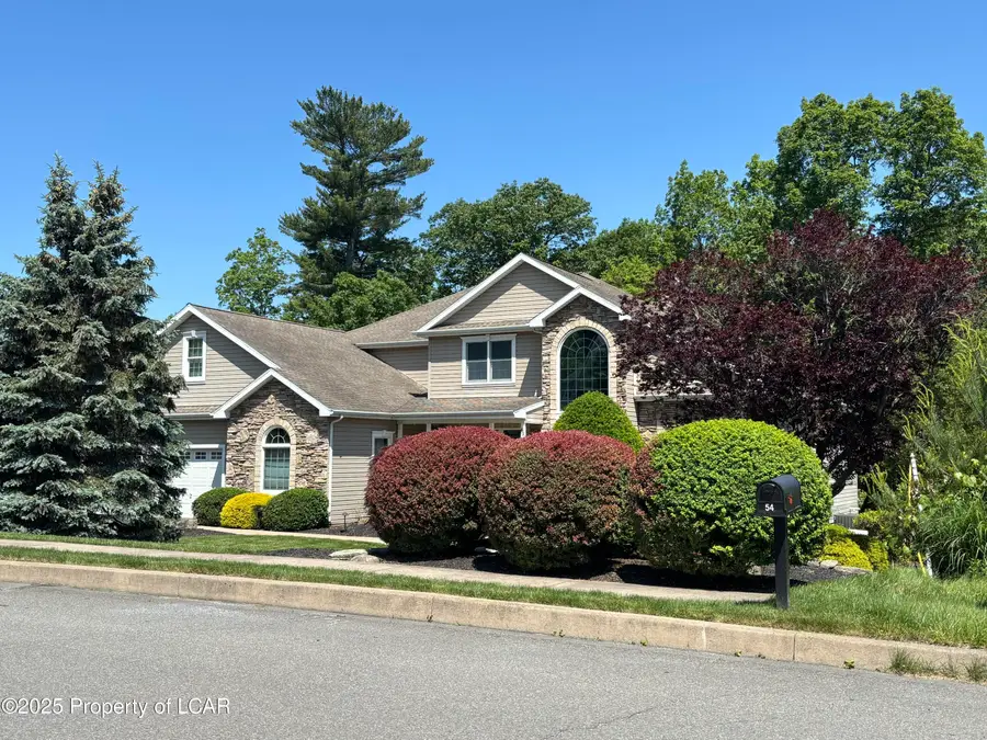 61 Rhedwood Avenue, Sugarloaf Township, PA 18249 - Image #2